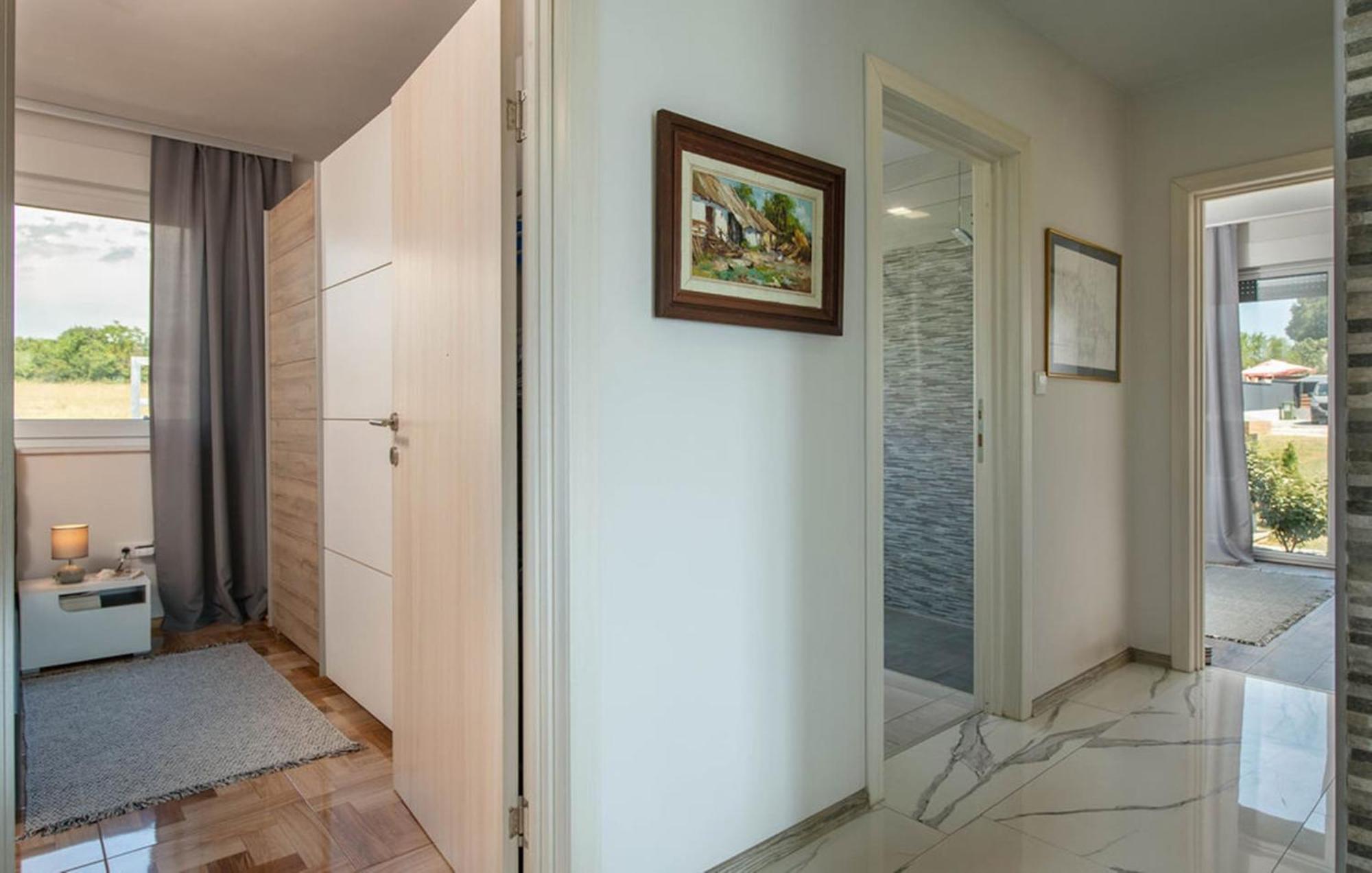 Villa Lily Galižana Екстериор снимка