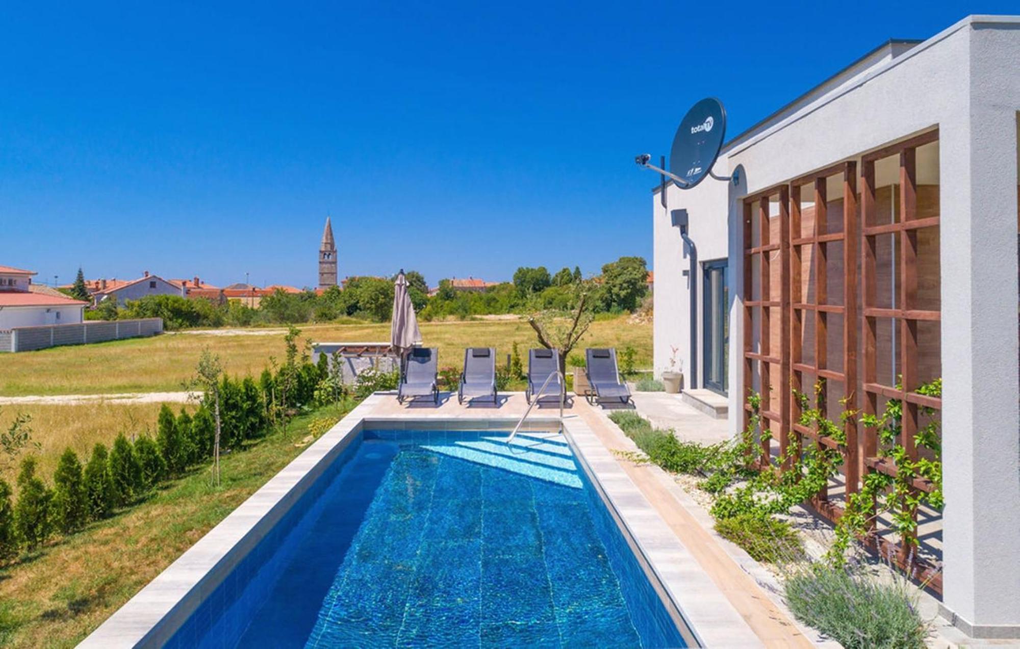 Villa Lily Galižana Екстериор снимка